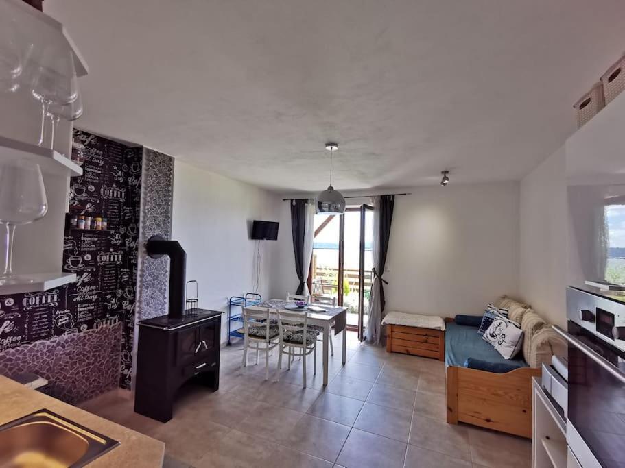 Apartman S Terasou A Vyhledem Na Jezero Lipno Kovarov  Екстериор снимка