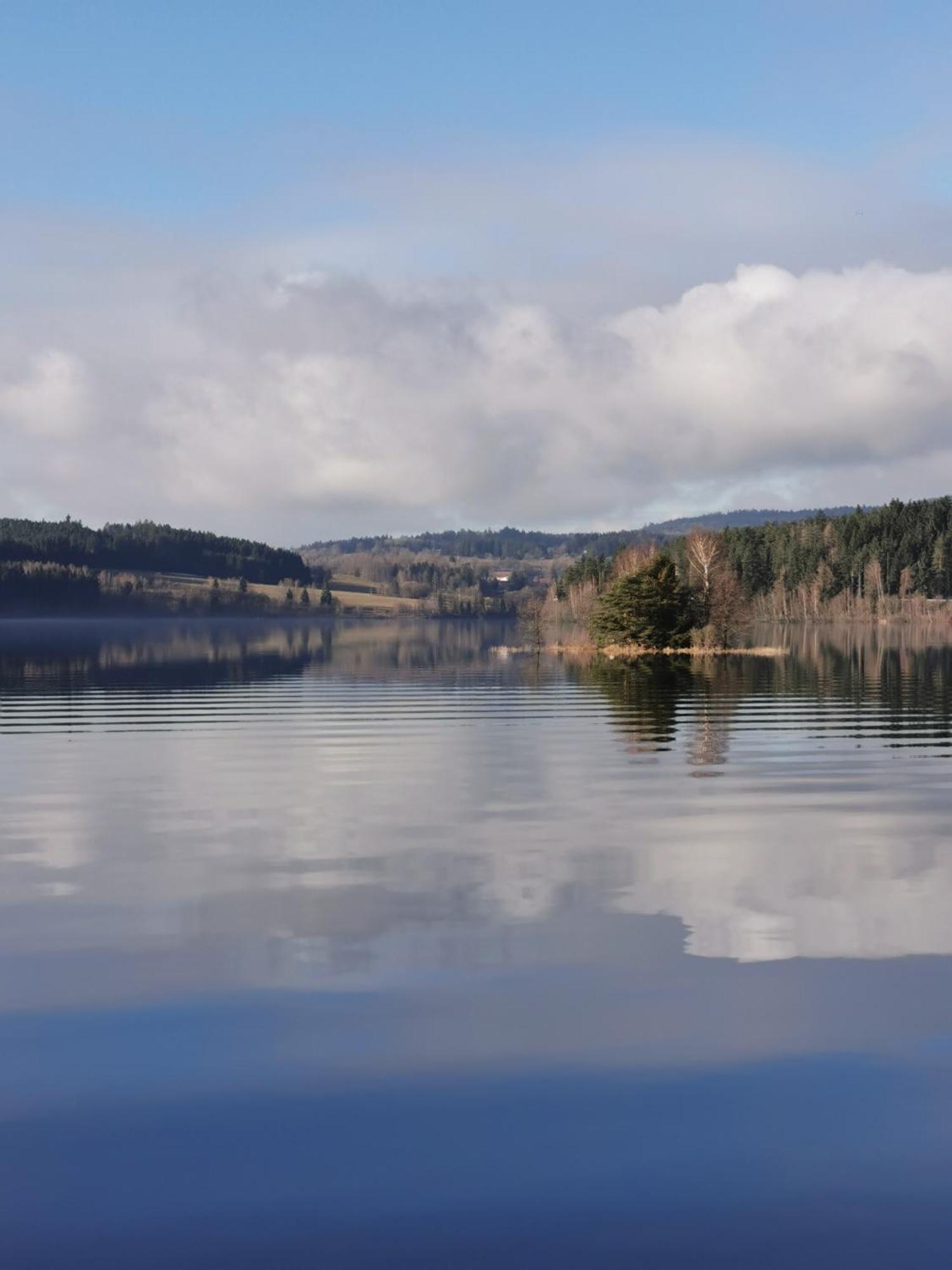 Apartman S Terasou A Vyhledem Na Jezero Lipno Kovarov  Екстериор снимка